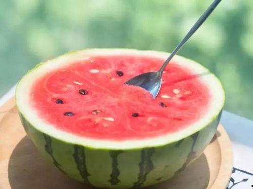 吃瓜可以多吃吗,揭秘适量吃瓜的益处与禁忌  第3张