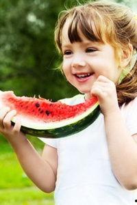 没事晒太阳吃瓜,没事晒太阳，悠然吃瓜度时光  第2张