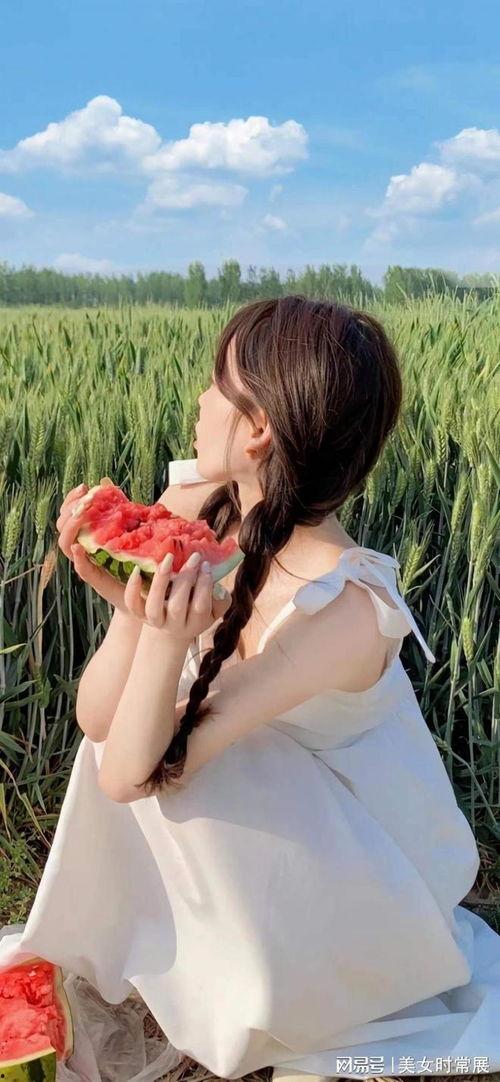 麦田里吃瓜,探寻乡村田园的悠闲时光  第2张