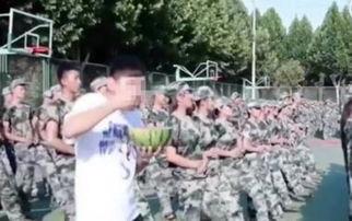 军训吃瓜跳舞视频,吃瓜跳舞视频走红网络  第2张