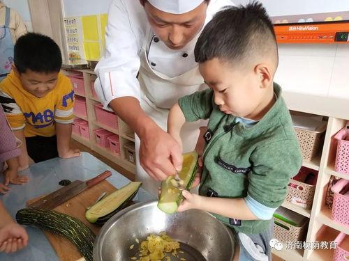 幼儿园吃瓜,趣味吃瓜活动乐翻天  第2张