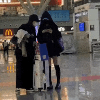 八组吃瓜少女视频,揭秘网络视频背后的真实故事