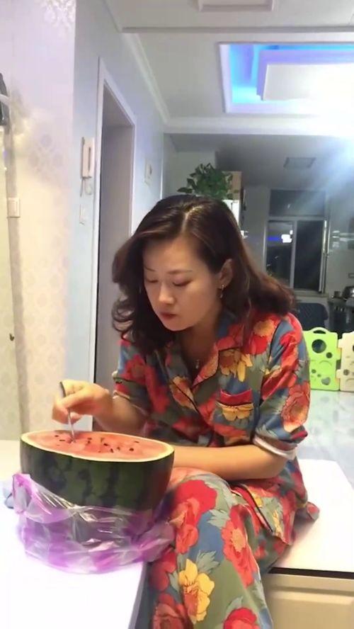 吃瓜微笑姐,揭秘娱乐圈背后的真实故事