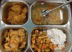 食堂阿姨吃瓜,食堂阿姨的瓜田奇遇记