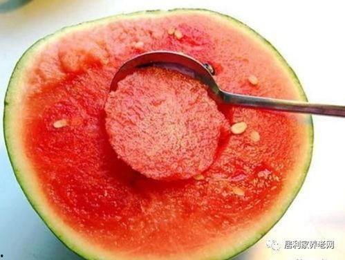 课堂吃瓜记,揭秘校园里的欢乐瞬间  第3张