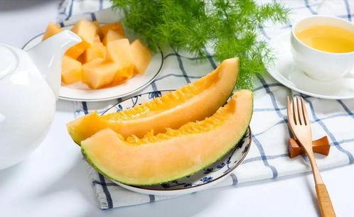 榴榴吃瓜,揭秘热带果王的魅力与传说  第1张